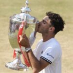 FRANCISCO REY DEL CESPED: TITULO EN QUEEN´S